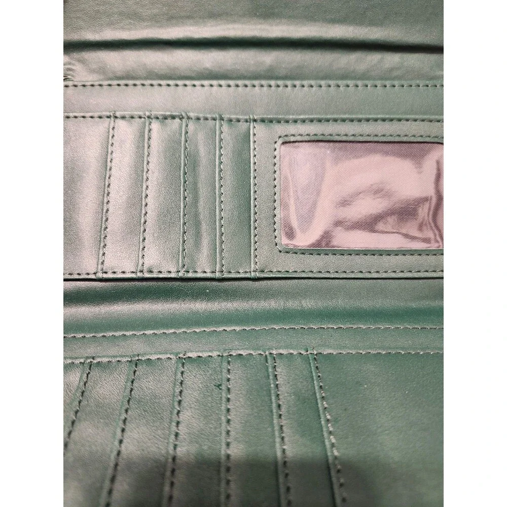 Bebe Croc‑Embossed Green Wristlet Wallet – Gold Hardware